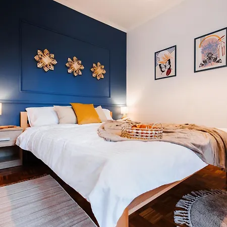 Indigo Spirit With Terrace & Foosball Old Town * Βελιγράδι