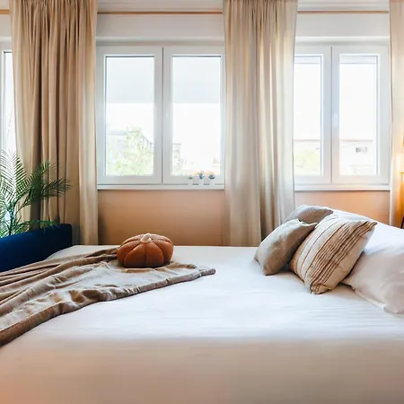 Indigo Spirit With Terrace & Foosball Old Town Apartment