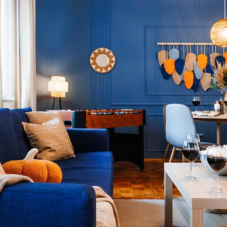 Indigo Spirit With Terrace & Foosball Old Town Apartment
