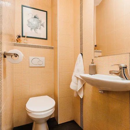 Indigo Spirit With Terrace & Foosball Old Town *